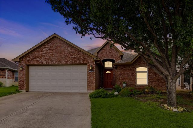 8720 Lariat Circle, Fort Worth, TX 76244