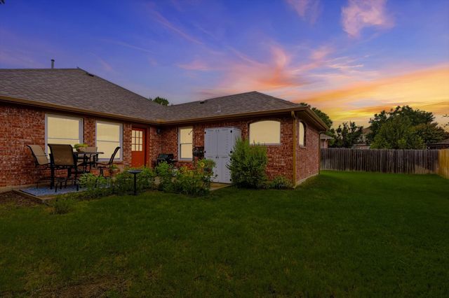 8720 Lariat Circle, Fort Worth, TX 76244