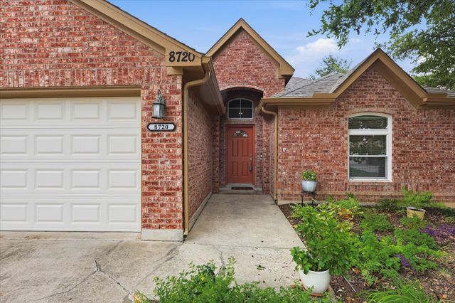 8720 Lariat Circle, Fort Worth, TX 76244