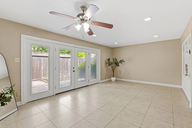 13132 Trail Hollow Drive 3132, Houston, TX 77079