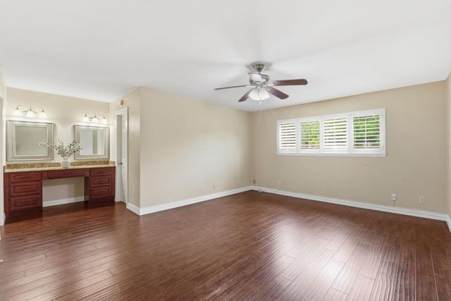 13132 Trail Hollow Drive 3132, Houston, TX 77079