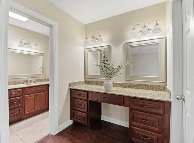 13132 Trail Hollow Drive 3132, Houston, TX 77079