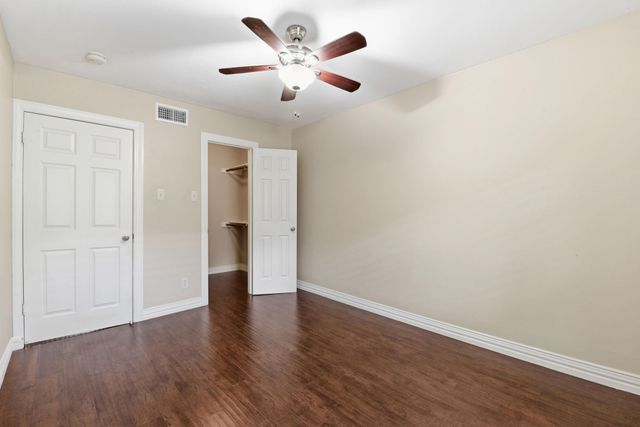 13132 Trail Hollow Drive 3132, Houston, TX 77079