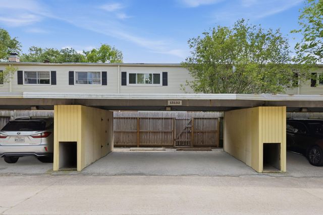 13132 Trail Hollow Drive 3132, Houston, TX 77079