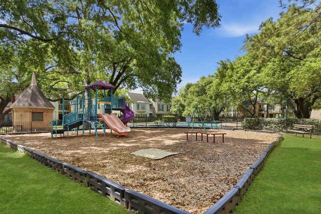 13132 Trail Hollow Drive 3132, Houston, TX 77079