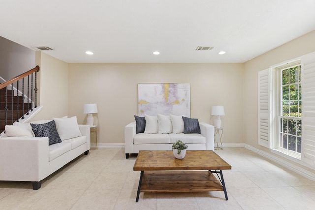 13132 Trail Hollow Drive 3132, Houston, TX 77079