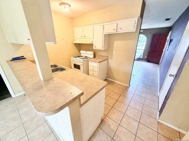 11922 ALAMO BLANCO ST, San Antonio, TX 78233