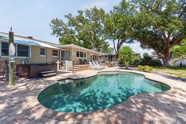 14728 BAY DRIVE, Largo, FL 33774