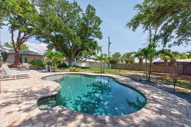14728 BAY DRIVE, Largo, FL 33774