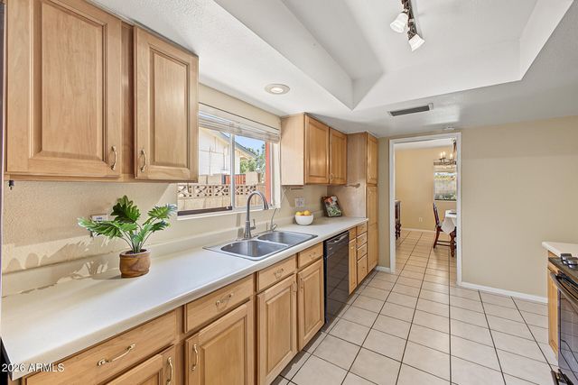 2115 E FREMONT Drive