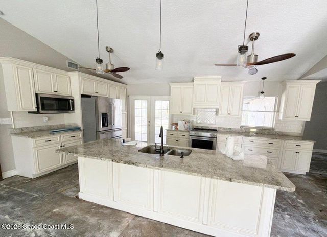 2860 Raintree Lake Circle, Merritt Island, FL 32953