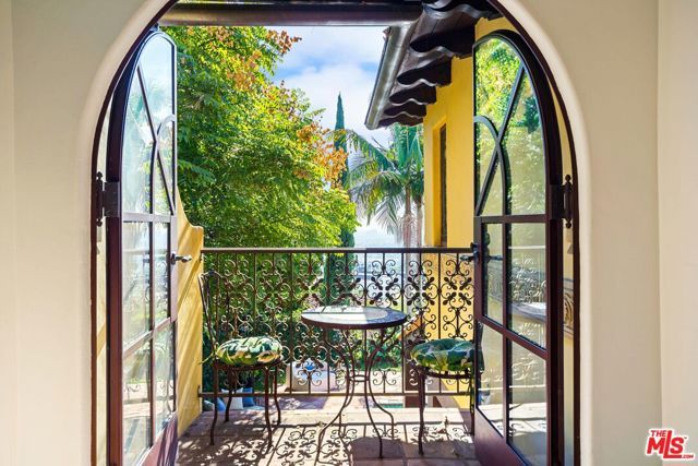 1274 N Clark Street, West Hollywood, CA 90069