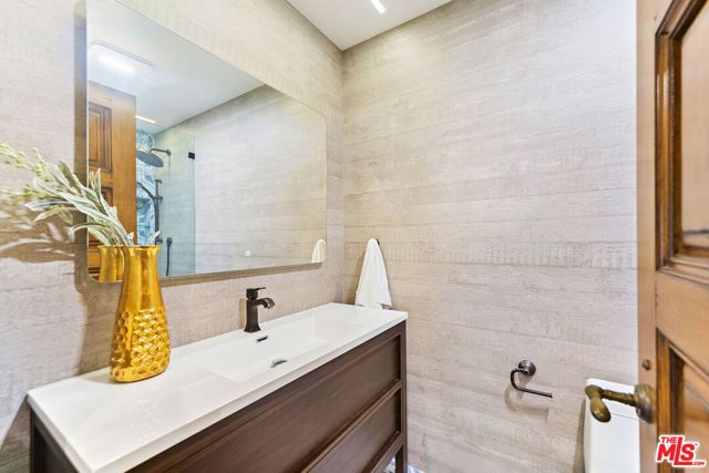 1274 N Clark Street, West Hollywood, CA 90069