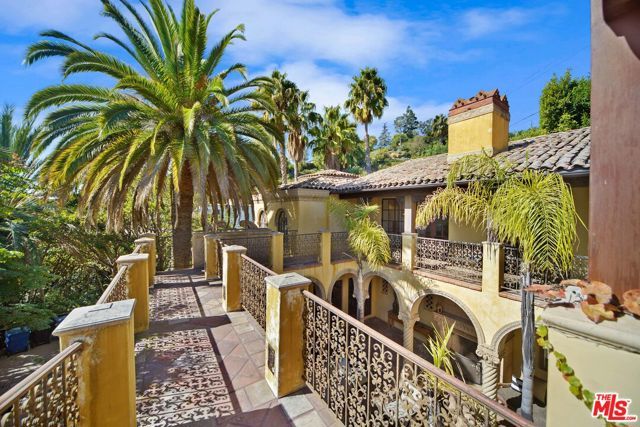 1274 N Clark Street, West Hollywood, CA 90069