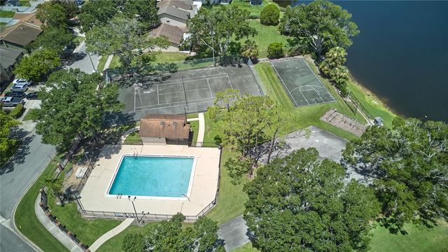 2486 ISLAND CLUB WAY, Orlando, FL 32822