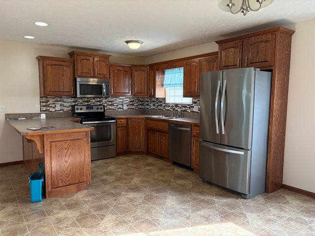 4826 S 129 Road, Bolivar, MO 65613