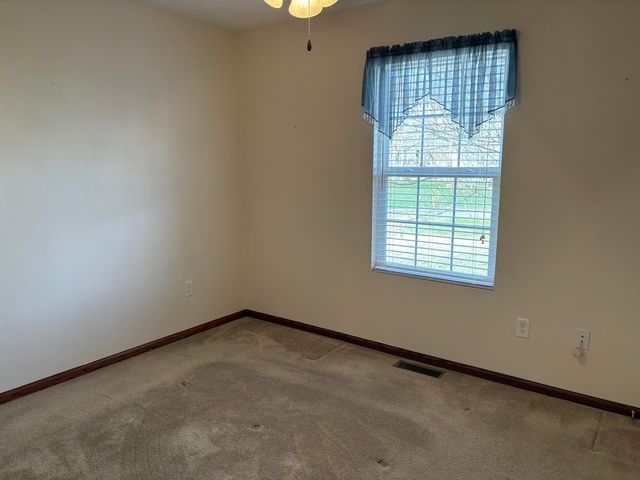 4826 S 129 Road, Bolivar, MO 65613