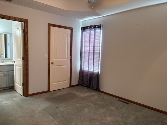 4826 S 129 Road, Bolivar, MO 65613