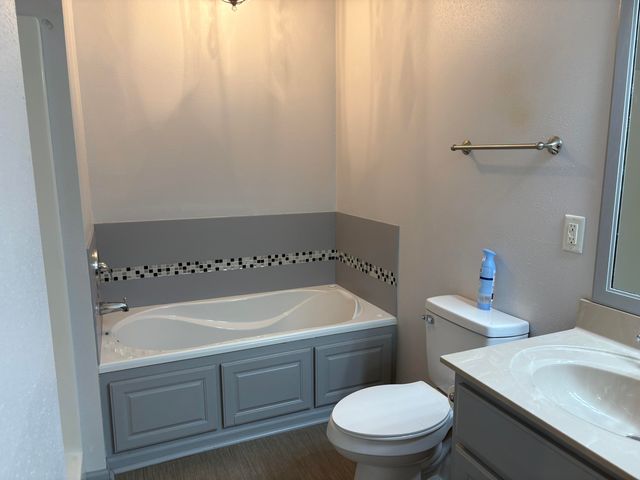 4826 S 129 Road, Bolivar, MO 65613