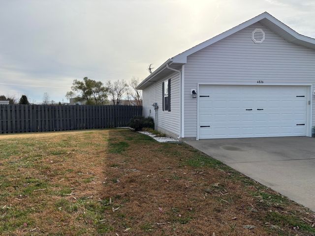 4826 S 129 Road, Bolivar, MO 65613