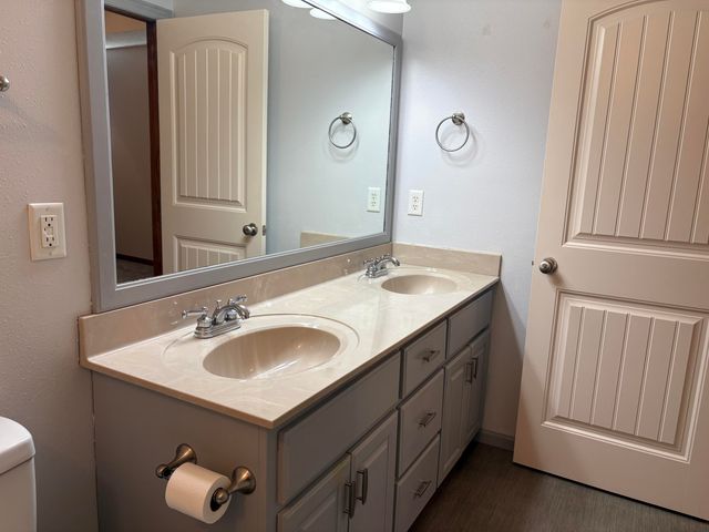 4826 S 129 Road, Bolivar, MO 65613