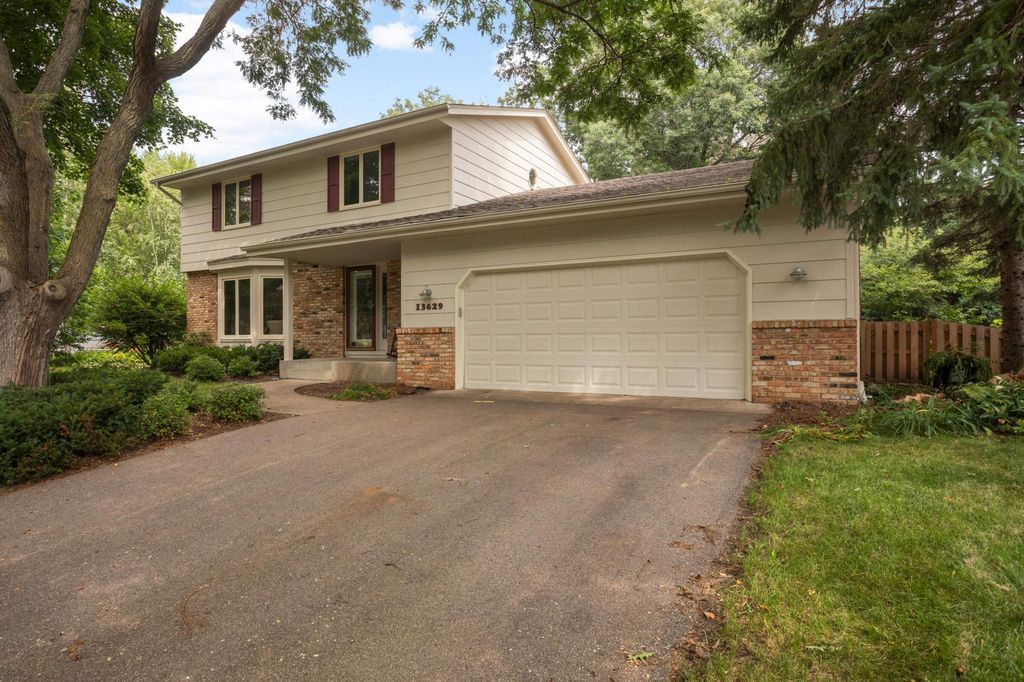 13629 Krestwood Drive, Burnsville, MN 55337