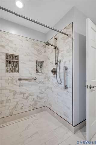 7710 Brentford Dr, Midlothian, VA 23225