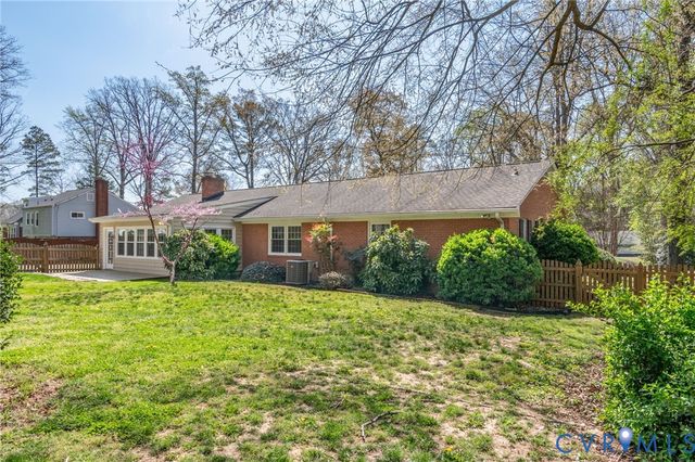 7710 Brentford Dr, Midlothian, VA 23225