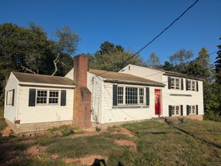 2227 Ridge Road, North Haven, CT 06473