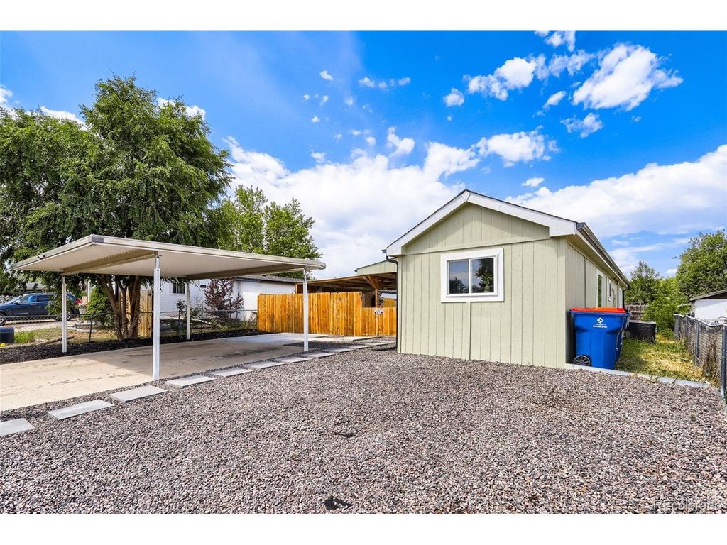 1110 Maclean St, Dacono, CO 80514