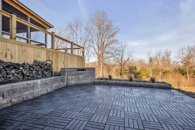 1033 Pine Valley Rd, Kingston Springs, TN 37082