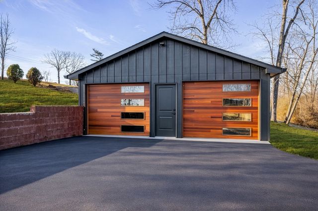 1033 Pine Valley Rd, Kingston Springs, TN 37082