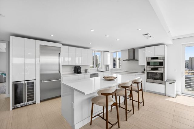 612 Bayshore Drive 702, Fort Lauderdale, FL 33304