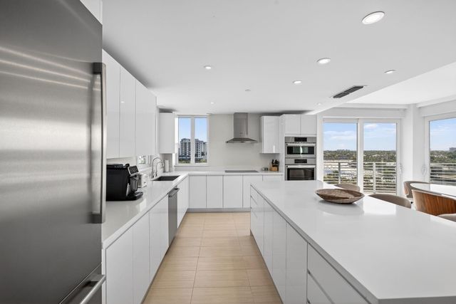 612 Bayshore Drive 702, Fort Lauderdale, FL 33304