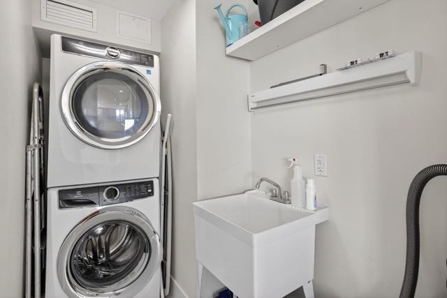 612 Bayshore Drive 702, Fort Lauderdale, FL 33304