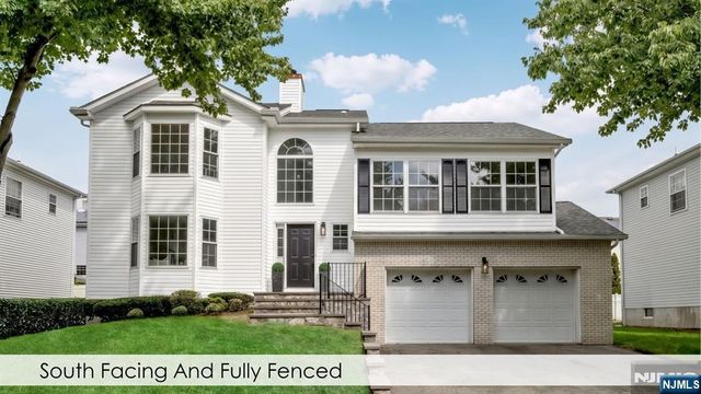 758 Manchester Way, Paramus, NJ 07652