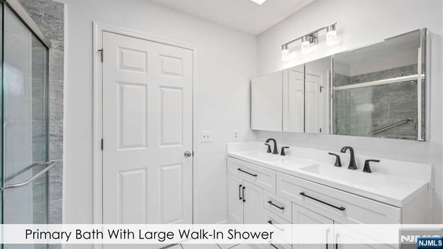 758 Manchester Way, Paramus, NJ 07652