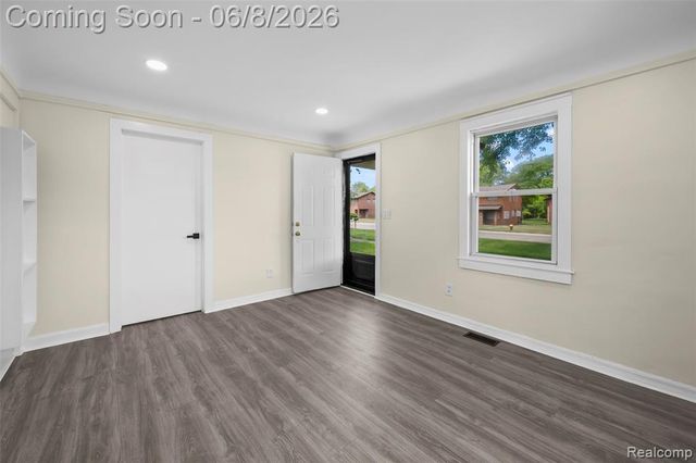 28075 Annapolis Road, Westland, MI 48186