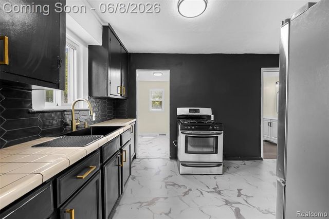 28075 Annapolis Road, Westland, MI 48186