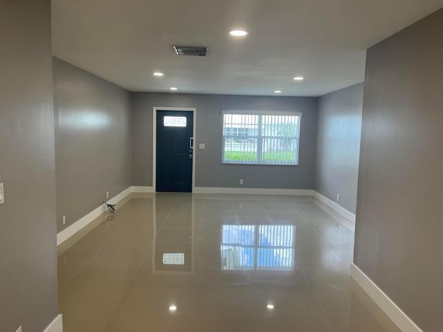 2396 SW 13th Avenue, Boynton Beach, FL 33426