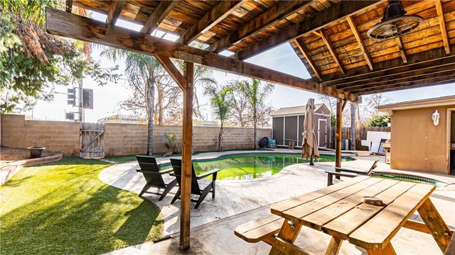 7820 Maria, Jurupa Valley, CA 92509