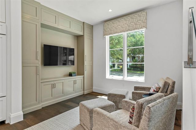 125 S INTERLACHEN AVENUE 1, Winter Park, FL 32789