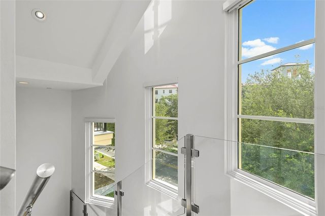 125 S INTERLACHEN AVENUE 1, Winter Park, FL 32789