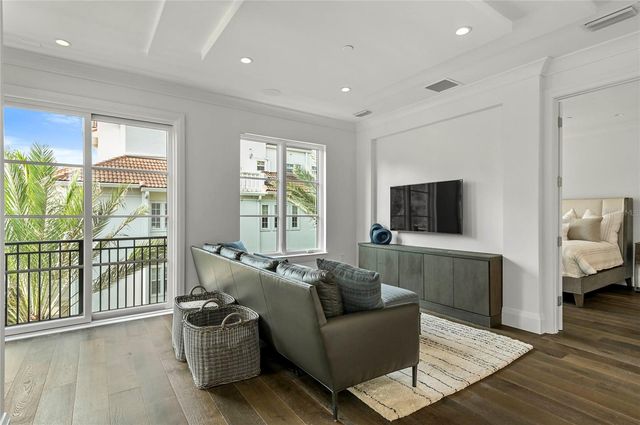 125 S INTERLACHEN AVENUE 1, Winter Park, FL 32789
