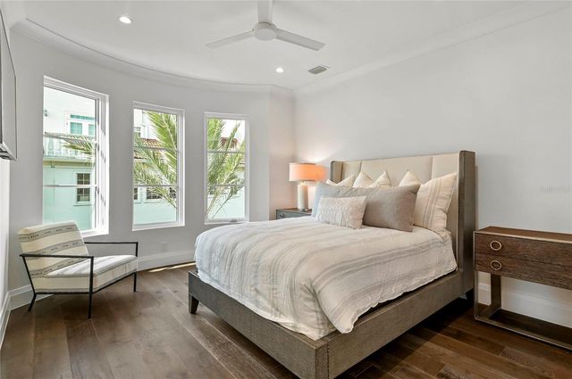 125 S INTERLACHEN AVENUE 1, Winter Park, FL 32789