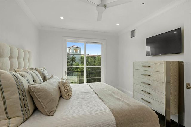125 S INTERLACHEN AVENUE 1, Winter Park, FL 32789