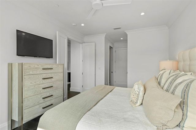 125 S INTERLACHEN AVENUE 1, Winter Park, FL 32789