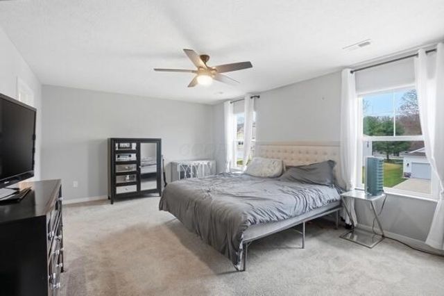 384 Kells Court E, Newark, OH 43055