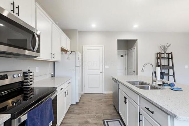 384 Kells Court E, Newark, OH 43055