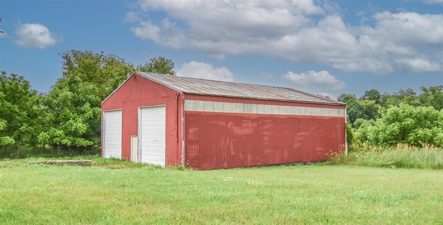 1085 E Chicago Road, Quincy, MI 49082